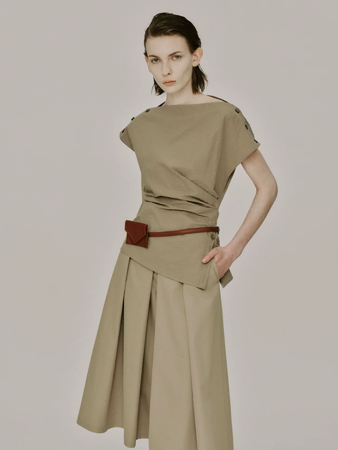 Kaelith Off-Shoulder Pleat Blouse